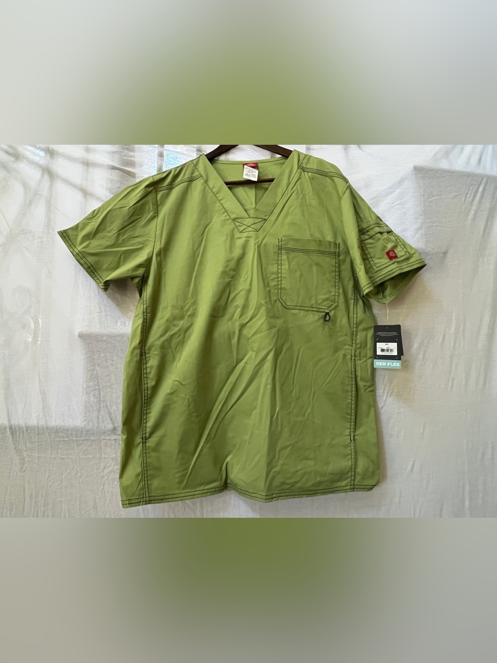Dickies men’s scrub top medical aesthetician, work size small NWT